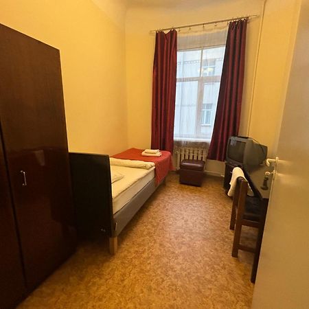 Hostel Viktorija With Private Rooms Riga Luaran gambar