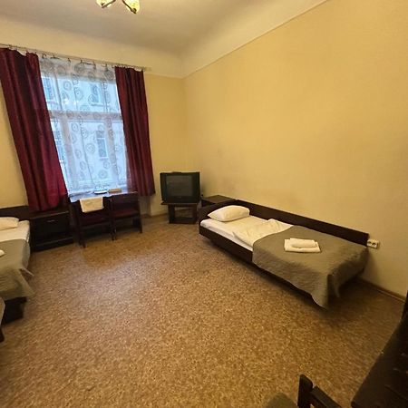 Hostel Viktorija With Private Rooms Riga Luaran gambar