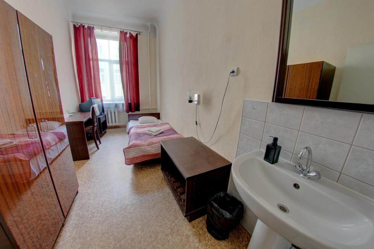 Hostel Viktorija With Private Rooms Riga Luaran gambar