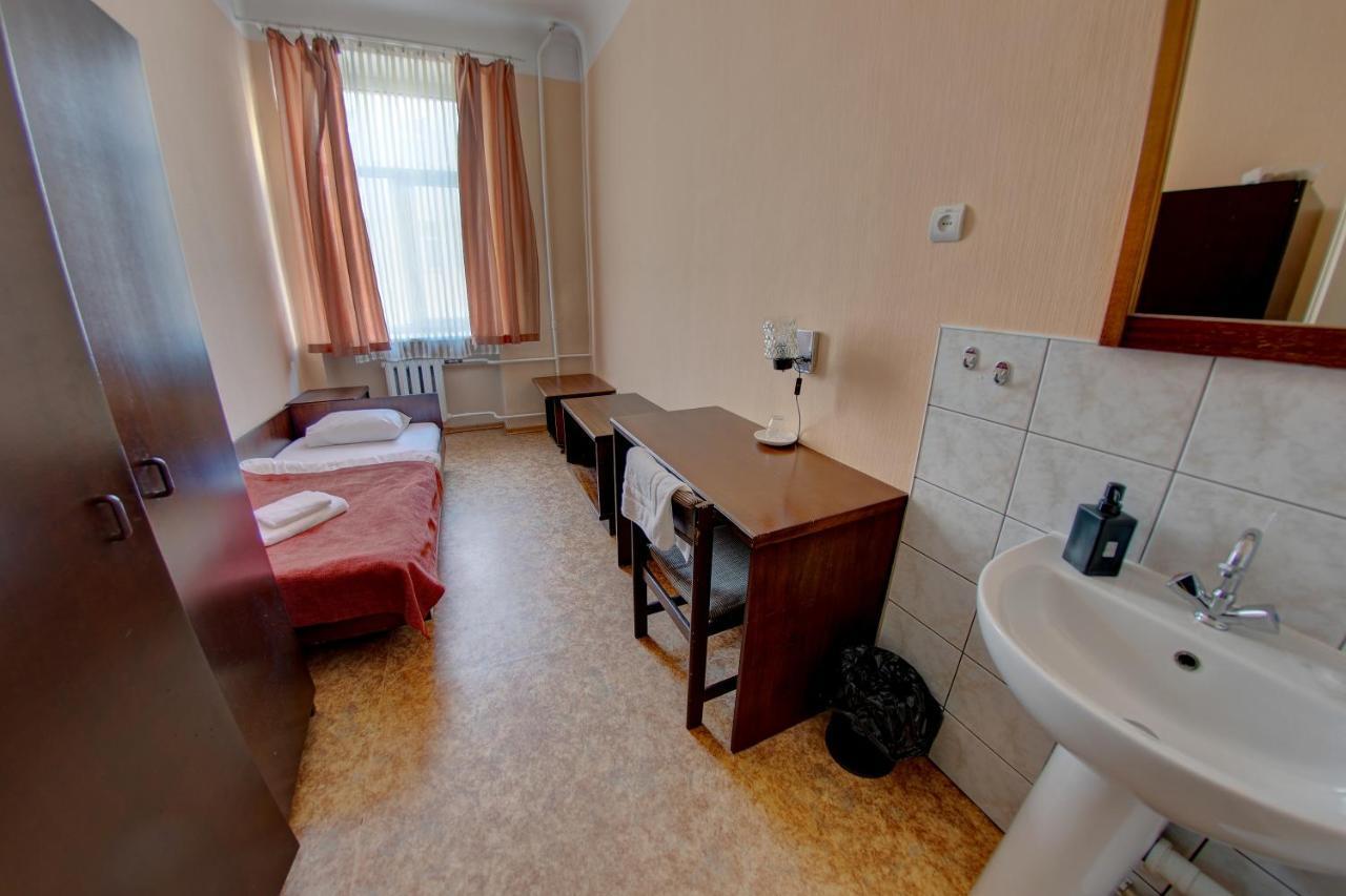 Hostel Viktorija With Private Rooms Riga Luaran gambar