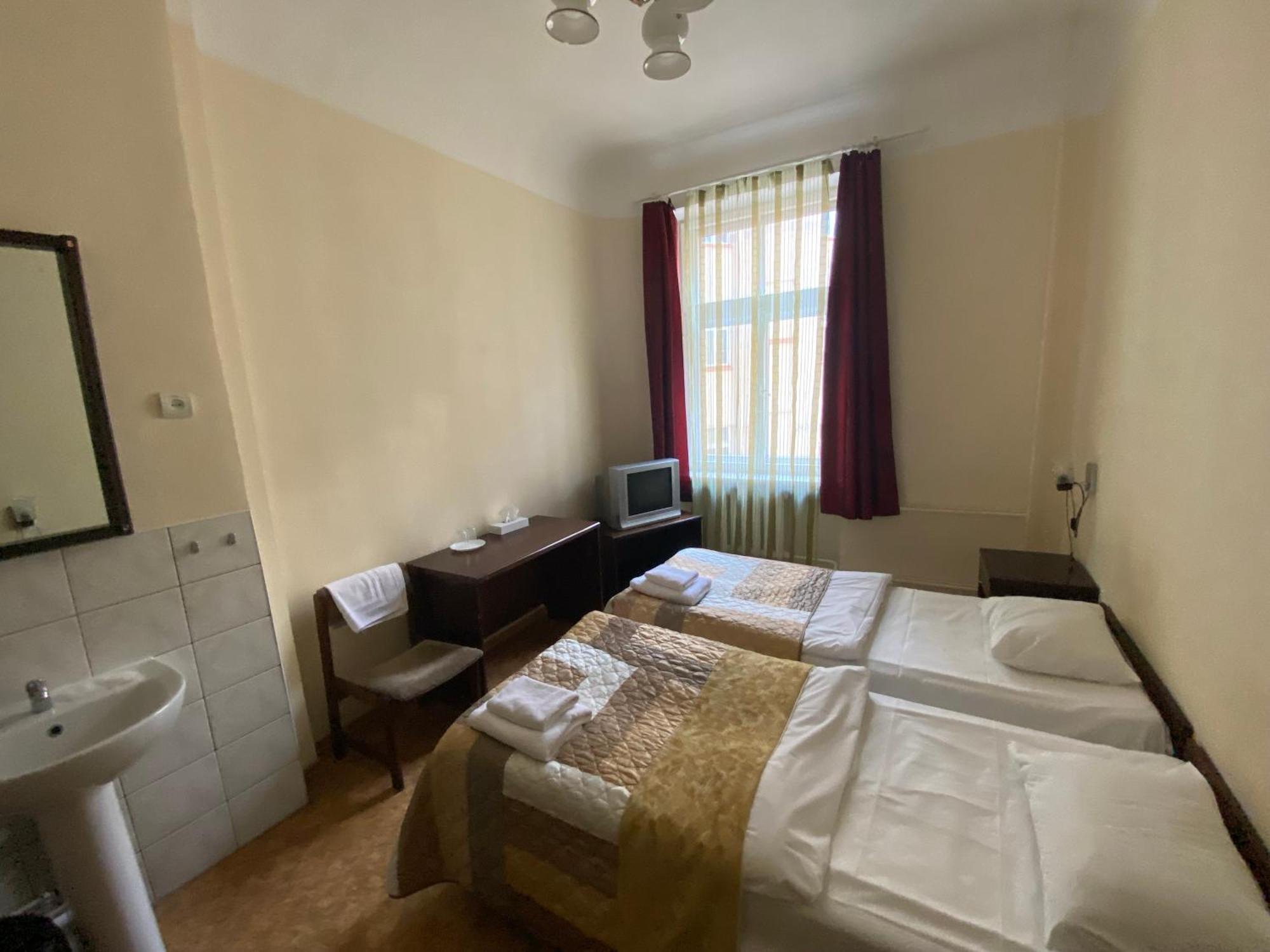 Hostel Viktorija With Private Rooms Riga Luaran gambar