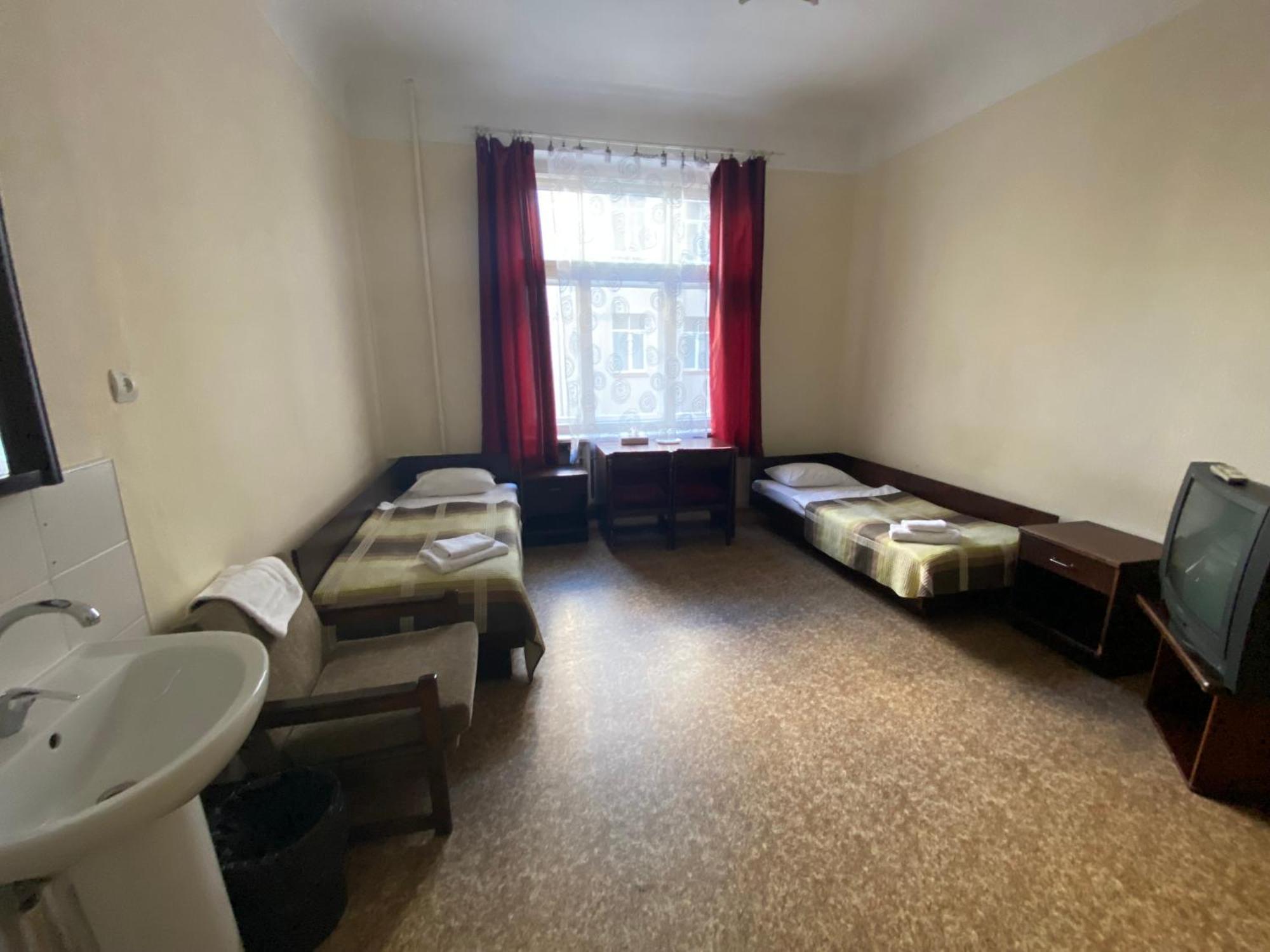 Hostel Viktorija With Private Rooms Riga Luaran gambar