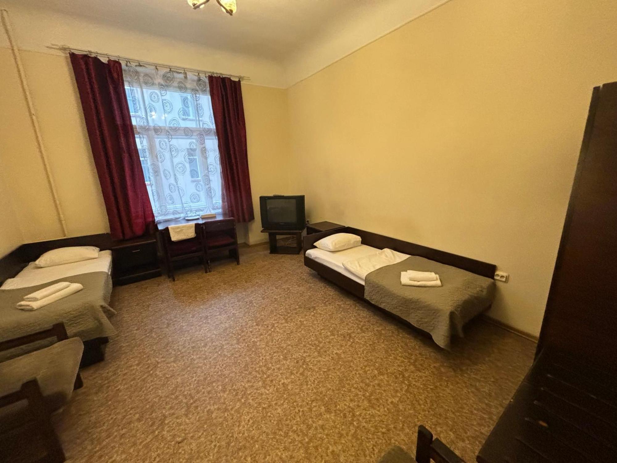 Hostel Viktorija With Private Rooms Riga Luaran gambar