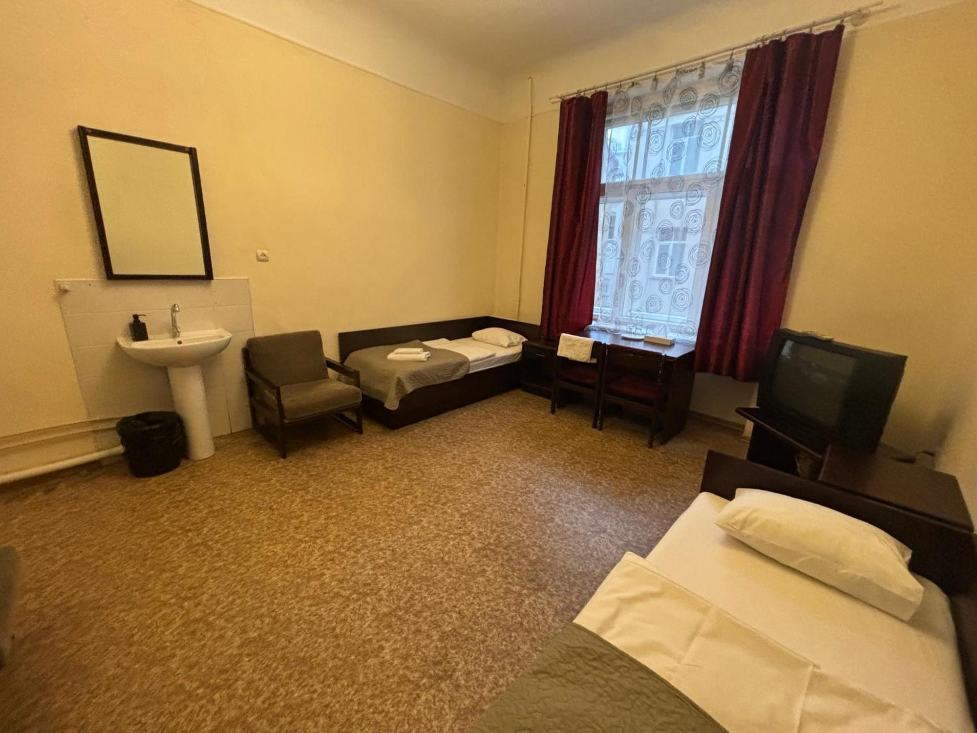 Hostel Viktorija With Private Rooms Riga Luaran gambar