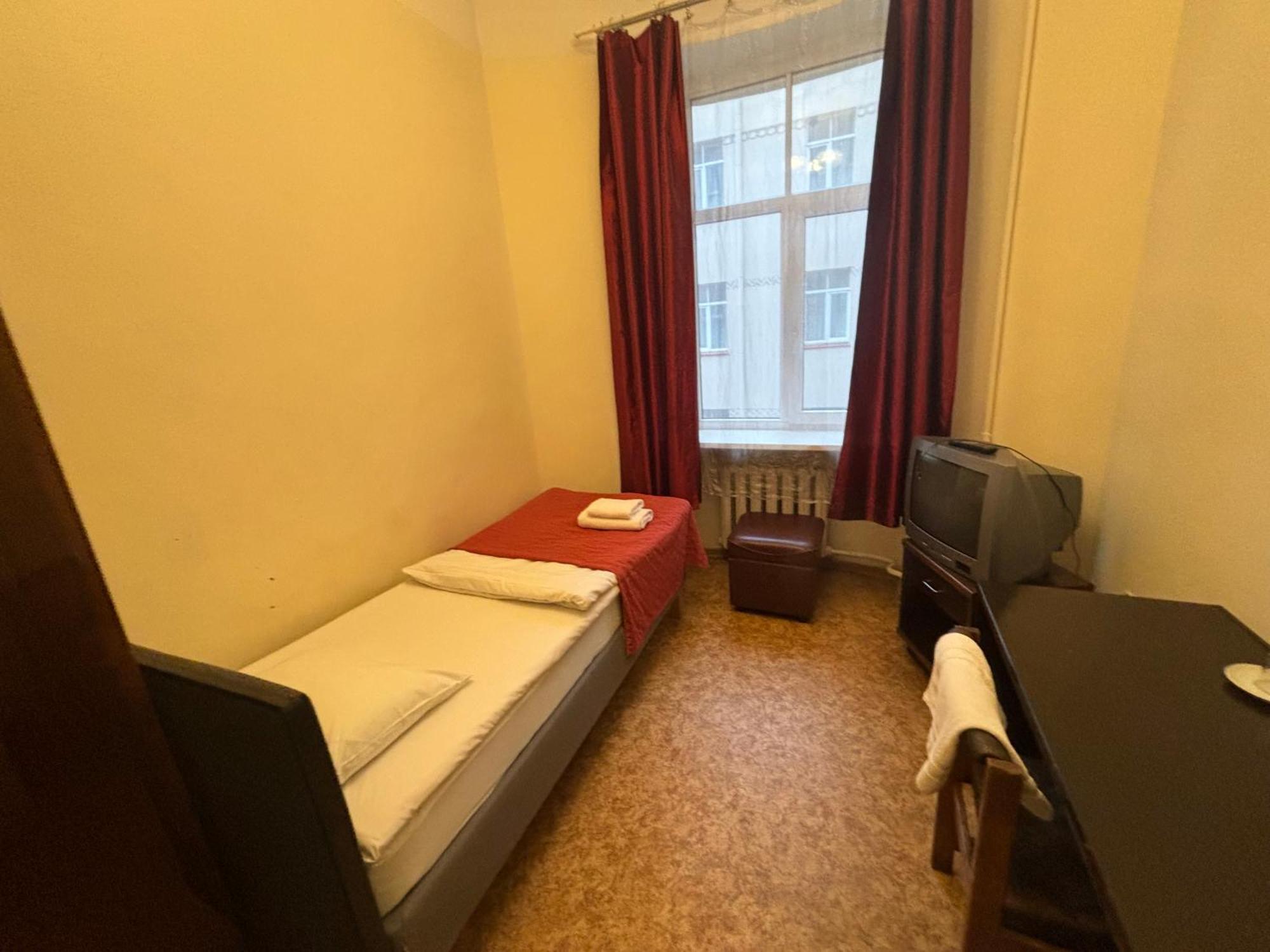 Hostel Viktorija With Private Rooms Riga Luaran gambar