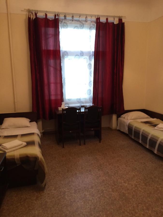 Hostel Viktorija With Private Rooms Riga Luaran gambar